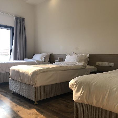 Hotel Sharanam Shegaon Buitenkant foto