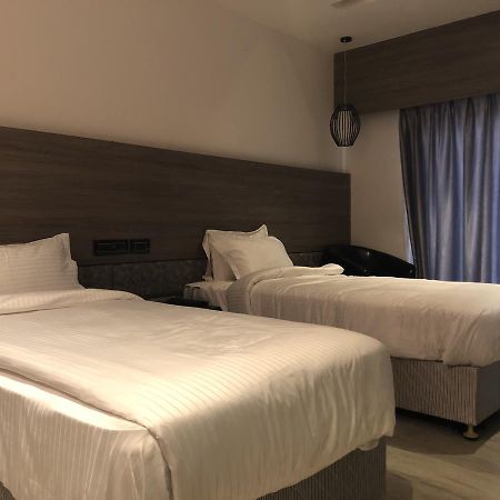 Hotel Sharanam Shegaon Buitenkant foto
