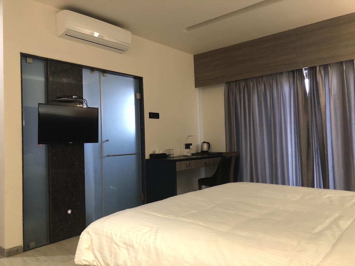 Hotel Sharanam Shegaon Buitenkant foto
