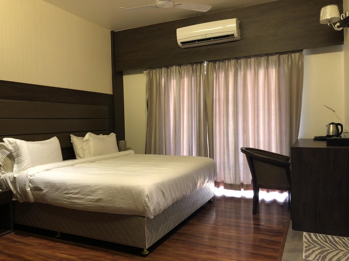 Hotel Sharanam Shegaon Buitenkant foto