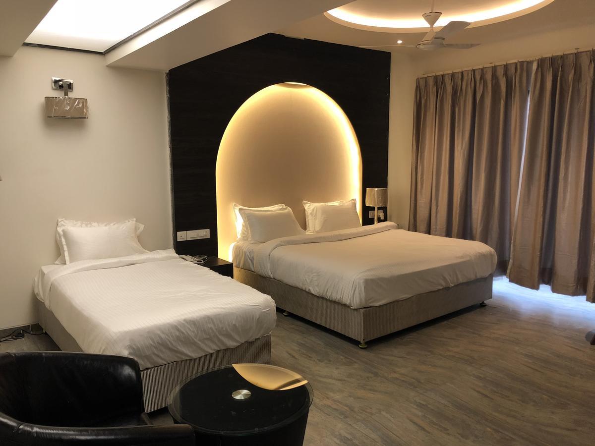 Hotel Sharanam Shegaon Buitenkant foto