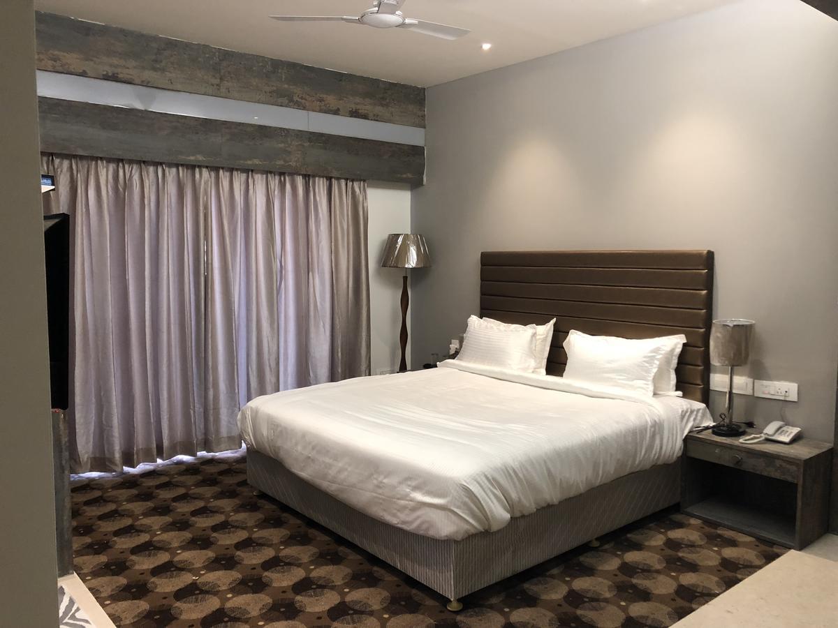 Hotel Sharanam Shegaon Buitenkant foto
