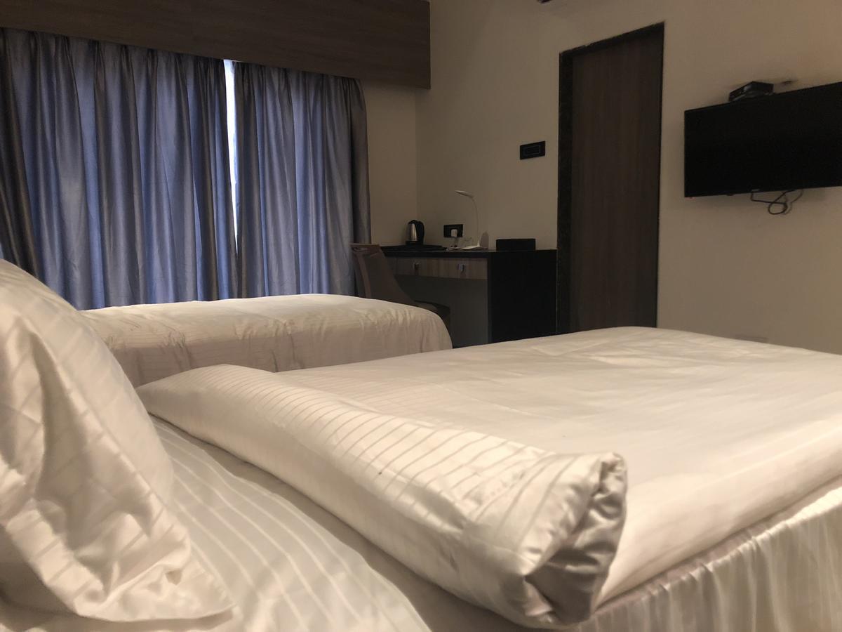 Hotel Sharanam Shegaon Buitenkant foto