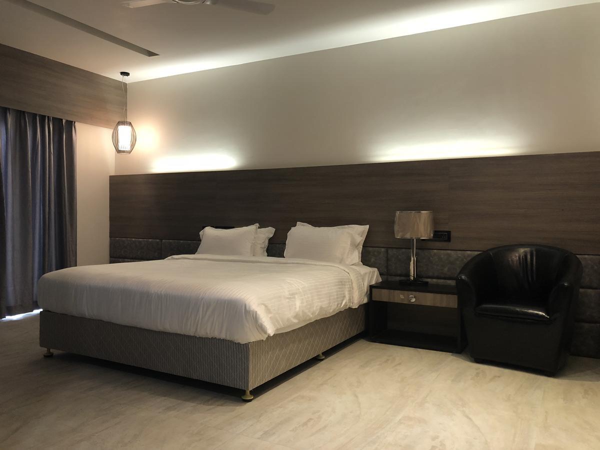Hotel Sharanam Shegaon Buitenkant foto